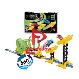 GLOW IN THE DARK RAIL W / PULL BACK CAR, 47 PCS